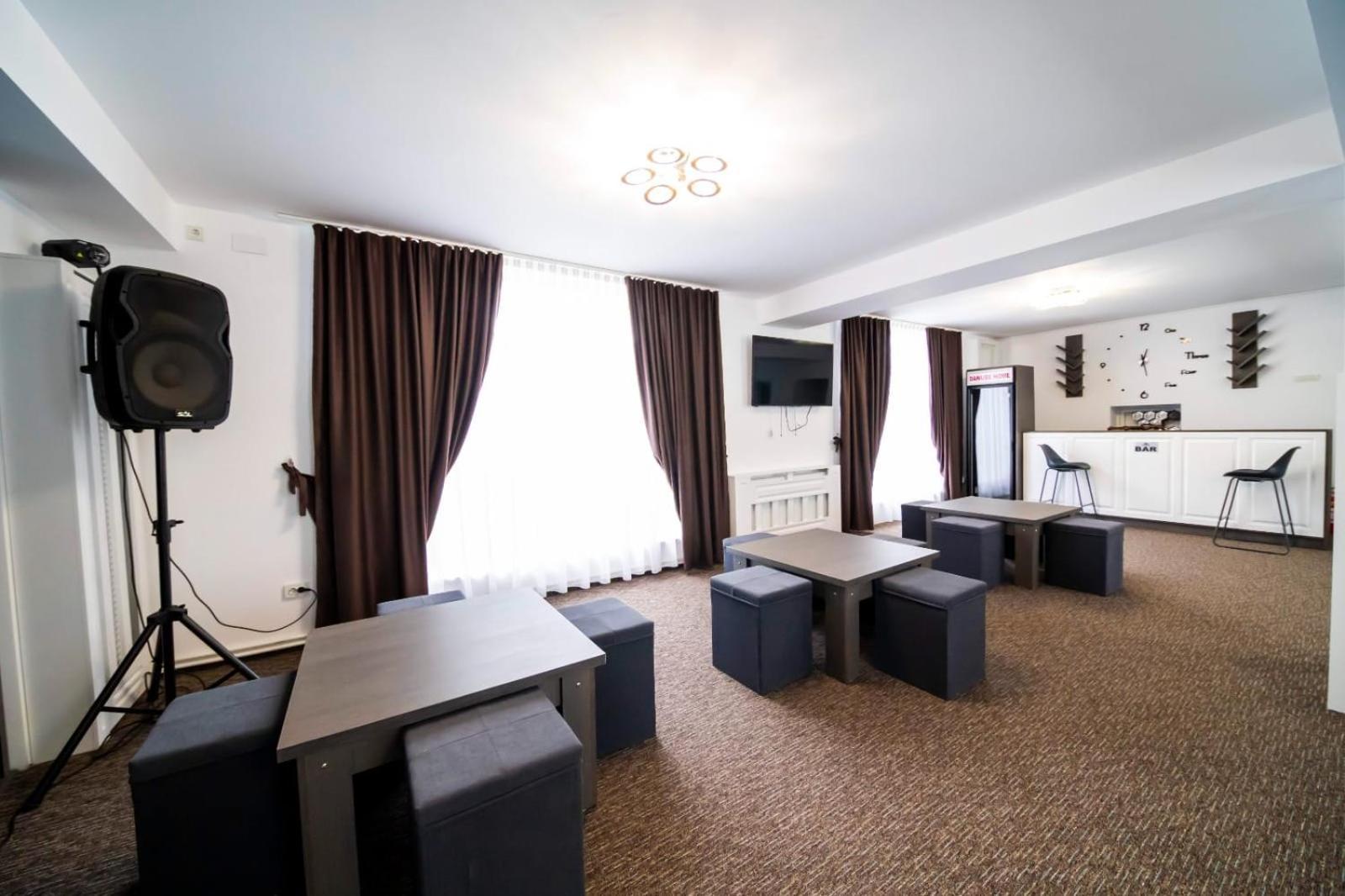 Danube Home Ostrovu Corbului Eksteriør billede