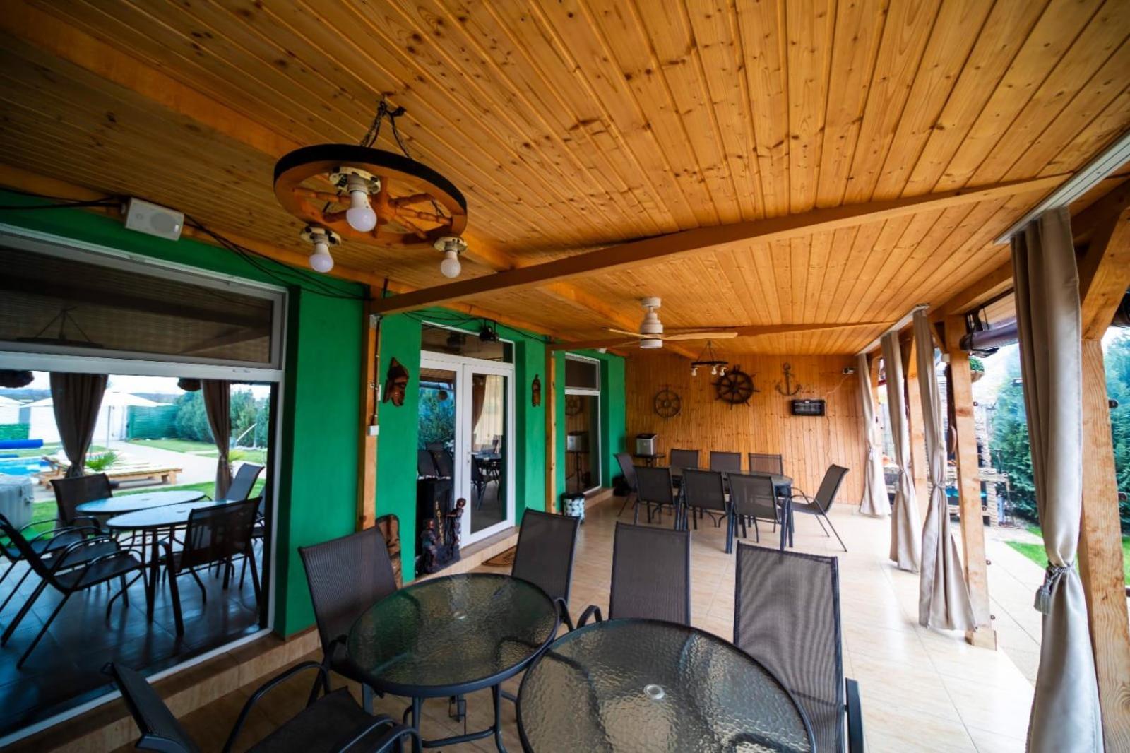 Danube Home Ostrovu Corbului Eksteriør billede